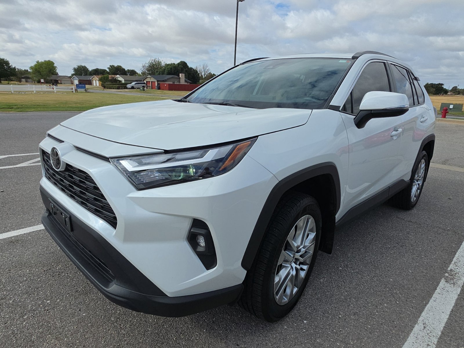 Used 2025 Toyota RAV4 XLE Premium FWD image 3