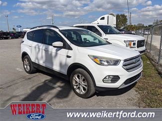 Used 2018 Ford Escape SE video 1