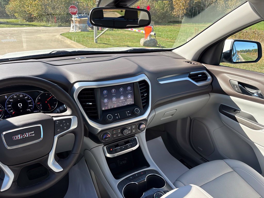 Used 2023 GMC Acadia SLT w/ Technology Package AWD/4WD image 56
