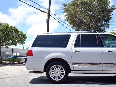 Used 2014 Lincoln Navigator L 2WD image 33