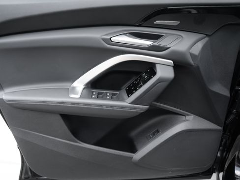 Certified 2025 Audi Q5 Premium Plus w/ Premium Plus AWD/4WD image 19
