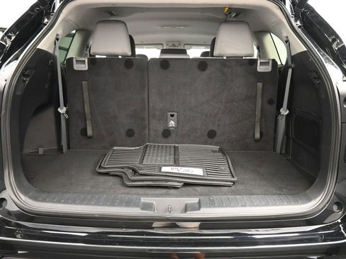 Used 2023 Toyota Highlander LE image 17