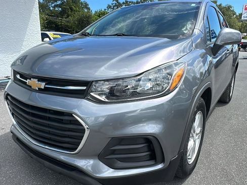 Used 2020 Chevrolet Trax LS FWD image 3