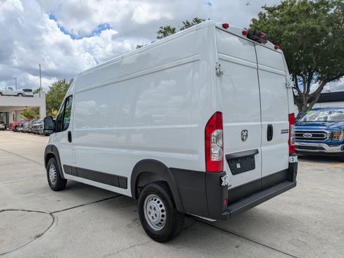 Used 2024 RAM ProMaster 2500 w/ Convenience Group FWD image 6