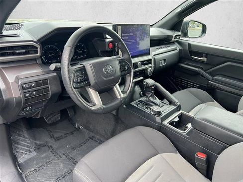 Certified 2025 Toyota Tacoma TRD Off-Road image 9