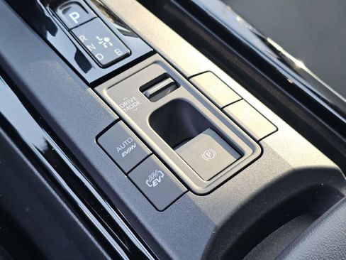New 2026 Toyota Prius Plug-In Hybrid FWD image 9