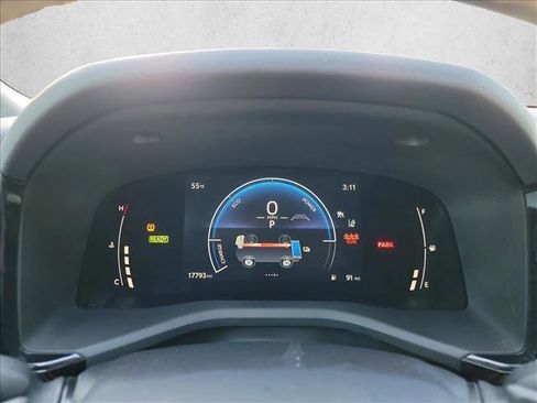 Used 2025 Toyota Camry SE w/ Convenience Package image 17