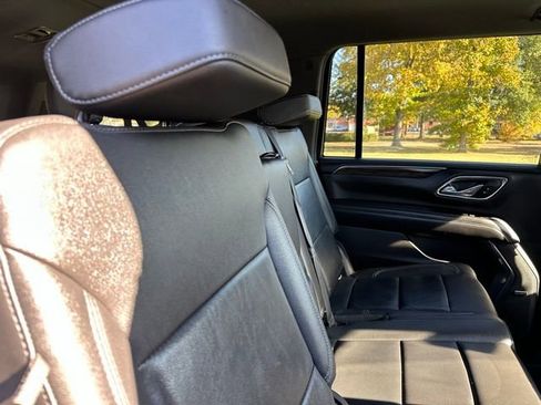 Used 2021 Chevrolet Suburban LT image 22