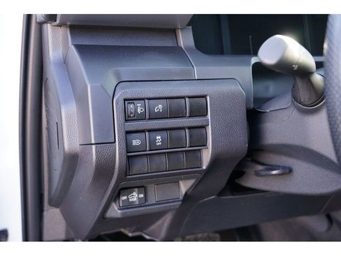 Used 2024 Toyota Tacoma SR image 16