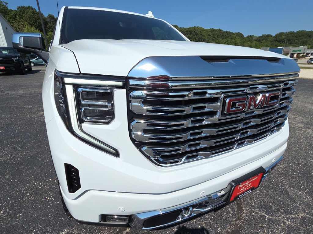 Used 2022 GMC Sierra 1500 Denali w/ Technology Package AWD/4WD image 14
