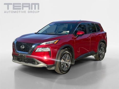 Used 2023 Nissan Rogue SV image 3