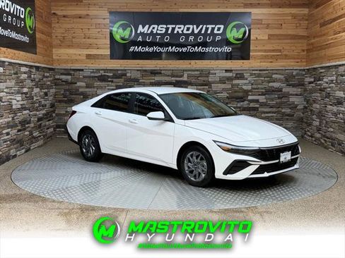 New 2026 Hyundai Elantra Hybrid FWD image 1