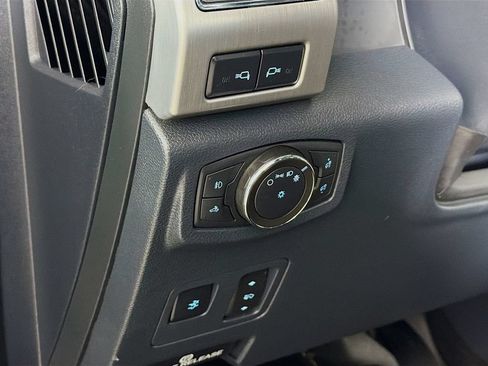 Used 2022 Ford F350 Platinum w/ Tremor Off-Road Package AWD/4WD image 11