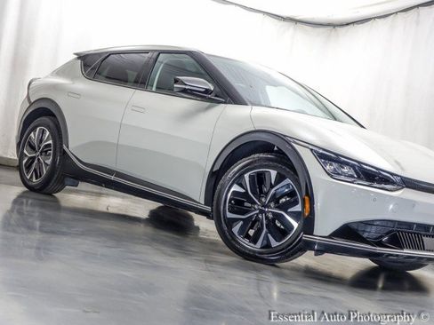 Used 2022 Kia EV6 Wind image 4