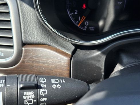Used 2018 Jeep Grand Cherokee Limited AWD/4WD image 24