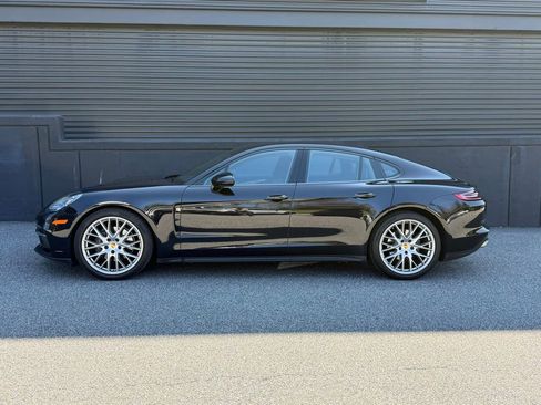 Certified 2018 Porsche Panamera 4 image 2