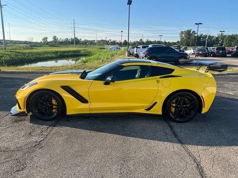 Used 2019 Chevrolet Corvette ZR1 w/ Chrome Badge Package RWD image 4
