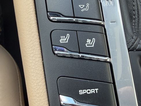Certified 2021 Porsche Macan S AWD/4WD image 26