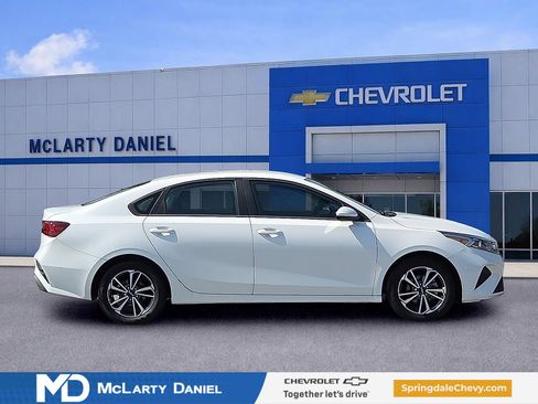 Used 2023 Kia Forte LXS FWD image 6