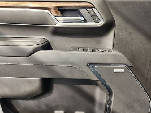 New 2026 Chevrolet Silverado 1500 LT Trail Boss w/ Dark Appearance Package image 17