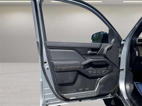 Used 2024 Toyota Tacoma Limited image 8