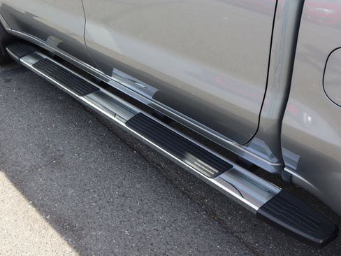 Used 2023 Chevrolet Silverado 1500 LTZ AWD/4WD image 15