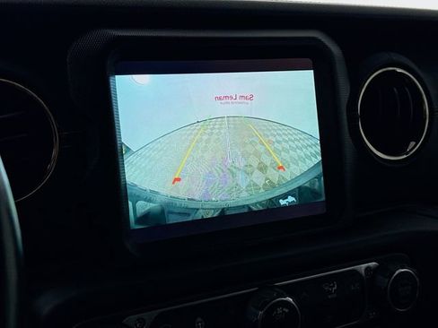 Used 2021 Jeep Wrangler Unlimited Sahara AWD/4WD image 14