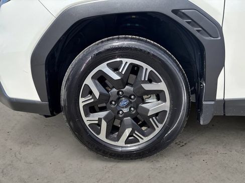Certified 2025 Subaru Forester Premium AWD/4WD image 14