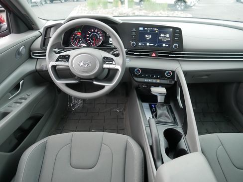 Used 2023 Hyundai Elantra SEL FWD image 20
