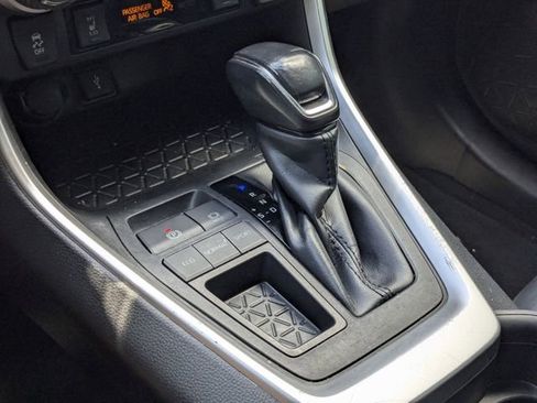 Used 2021 Toyota RAV4 XLE Premium FWD image 30