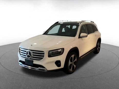 Used 2025 Mercedes-Benz GLB 250 image 8