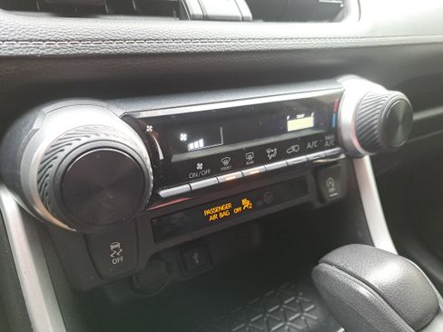 Certified 2020 Toyota RAV4 LE image 19