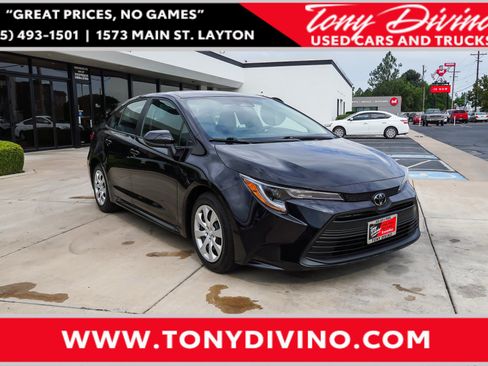 Used 2025 Toyota Corolla LE FWD image 1