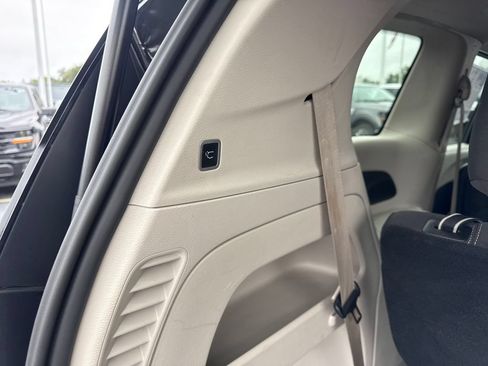 Used 2023 Chrysler Voyager LX FWD image 15