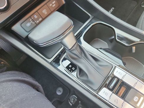 Used 2025 Hyundai Tucson SE image 20