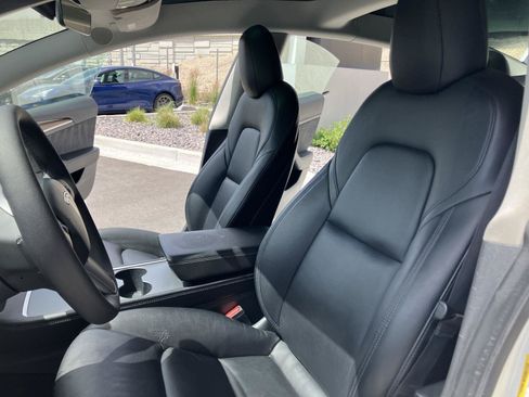 Used 2022 Tesla Model 3 Long Range AWD/4WD image 12