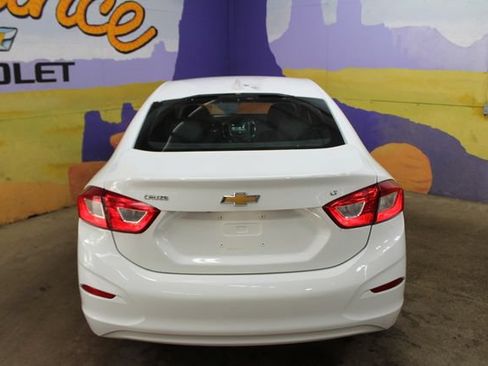 Used 2018 Chevrolet Cruze LT w/ LT Convenience Package FWD image 7