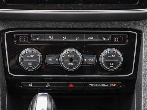 Used 2019 Volkswagen Atlas SEL R-Line FWD image 18