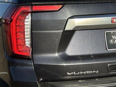 Used 2023 GMC Yukon XL Denali image 7