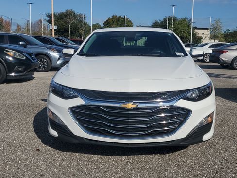 Used 2024 Chevrolet Malibu LT image 2