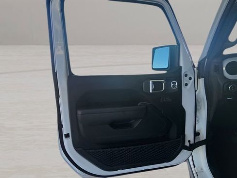 Used 2024 Jeep Gladiator Sport image 13