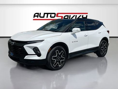 Used 2024 Chevrolet Blazer RS w/ Driver Confidence II Package AWD/4WD image 3