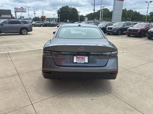 Used 2026 Nissan Sentra SV w/ Floor Mat Package FWD image 6