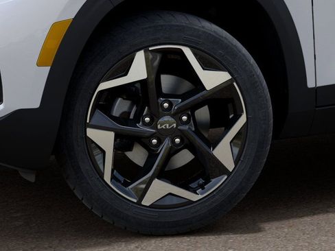 New 2026 Kia Seltos EX FWD image 9