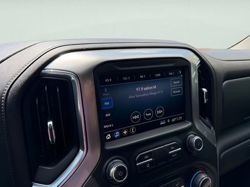 Used 2019 Chevrolet Silverado 1500 RST w/ True North Edition AWD/4WD image 27