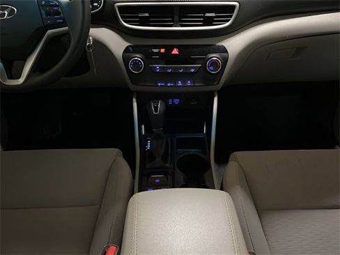 Used 2021 Hyundai Tucson SE image 12