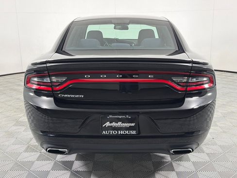 Used 2015 Dodge Charger SE w/ Sport Appearance Group image 6