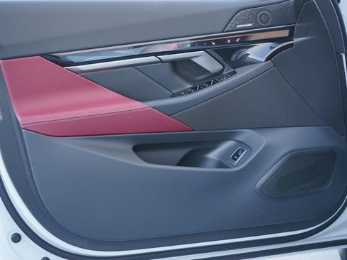 New 2026 BMW i5 eDrive40 w/ M Sport Package image 10