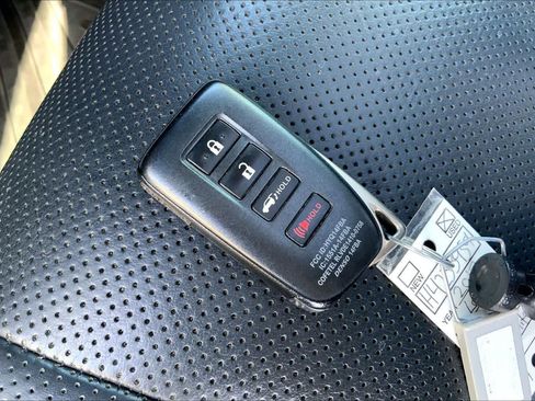 Used 2017 Lexus LX 570 4WD w/ Luxury Package image 15