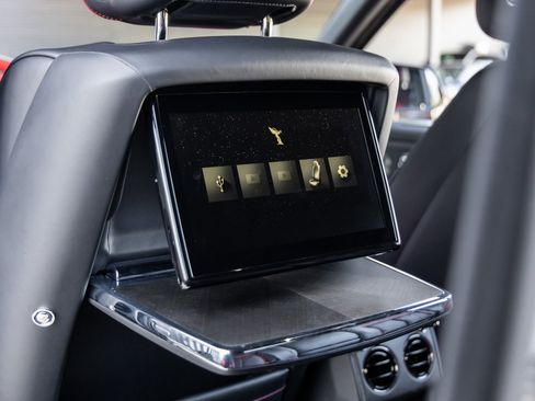 Used 2025 Rolls-Royce Cullinan image 43